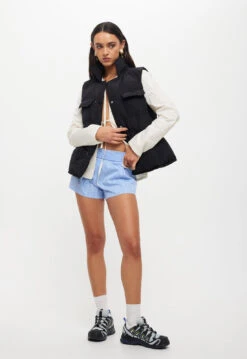 EMBLEM PUFFER VEST - BLACK